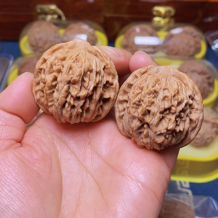 文玩核桃把件A****好四座楼