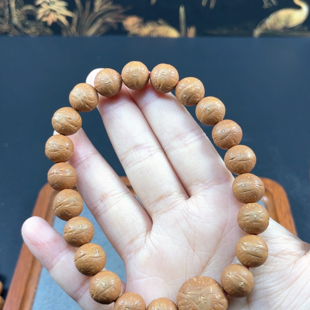 凤眼菩提手串L147-A50凤眼菩提11+红皮同树