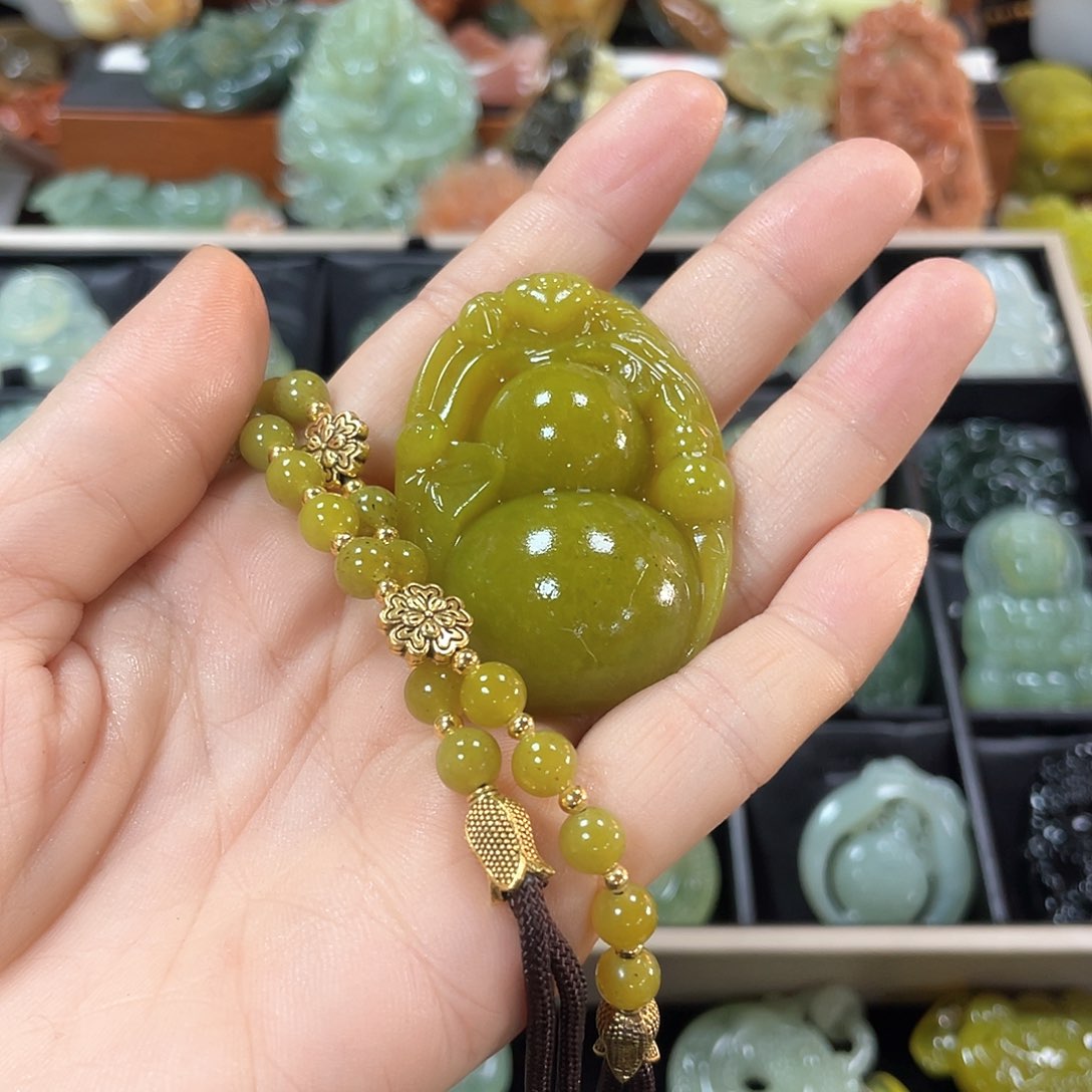 蛇纹石玉颈饰未镶嵌
