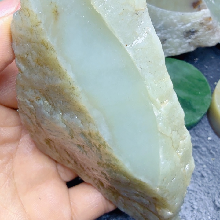 和田玉（糖玉）未镶嵌珠宝奇石