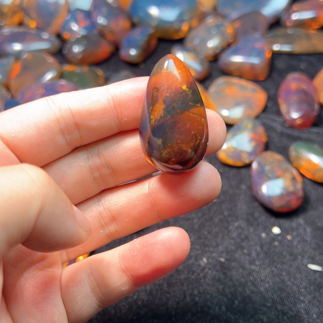 未镶嵌琥珀裸石吊坠