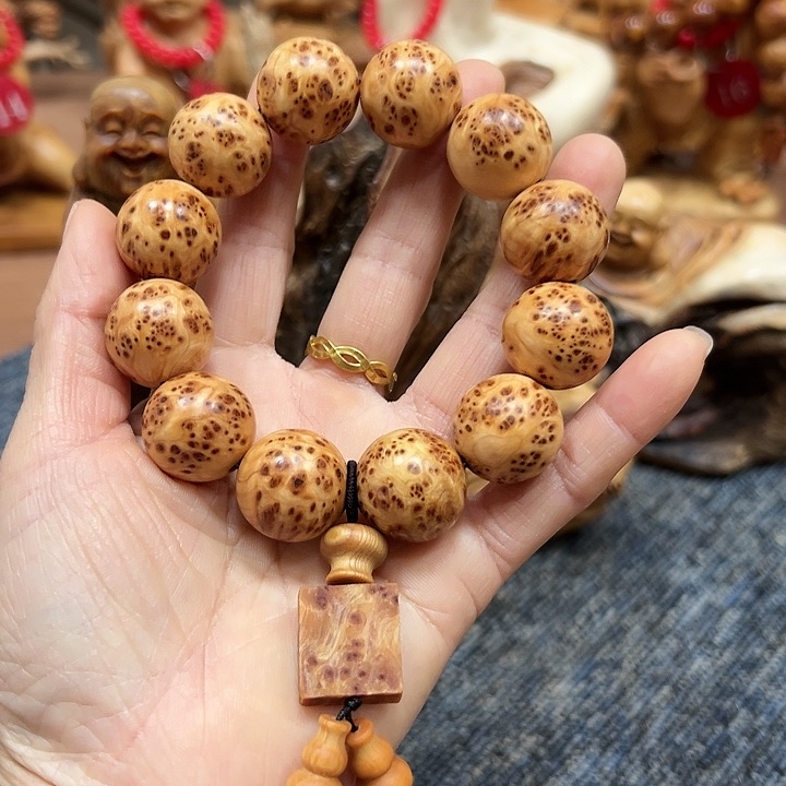 柏木太行崖柏手把摆件