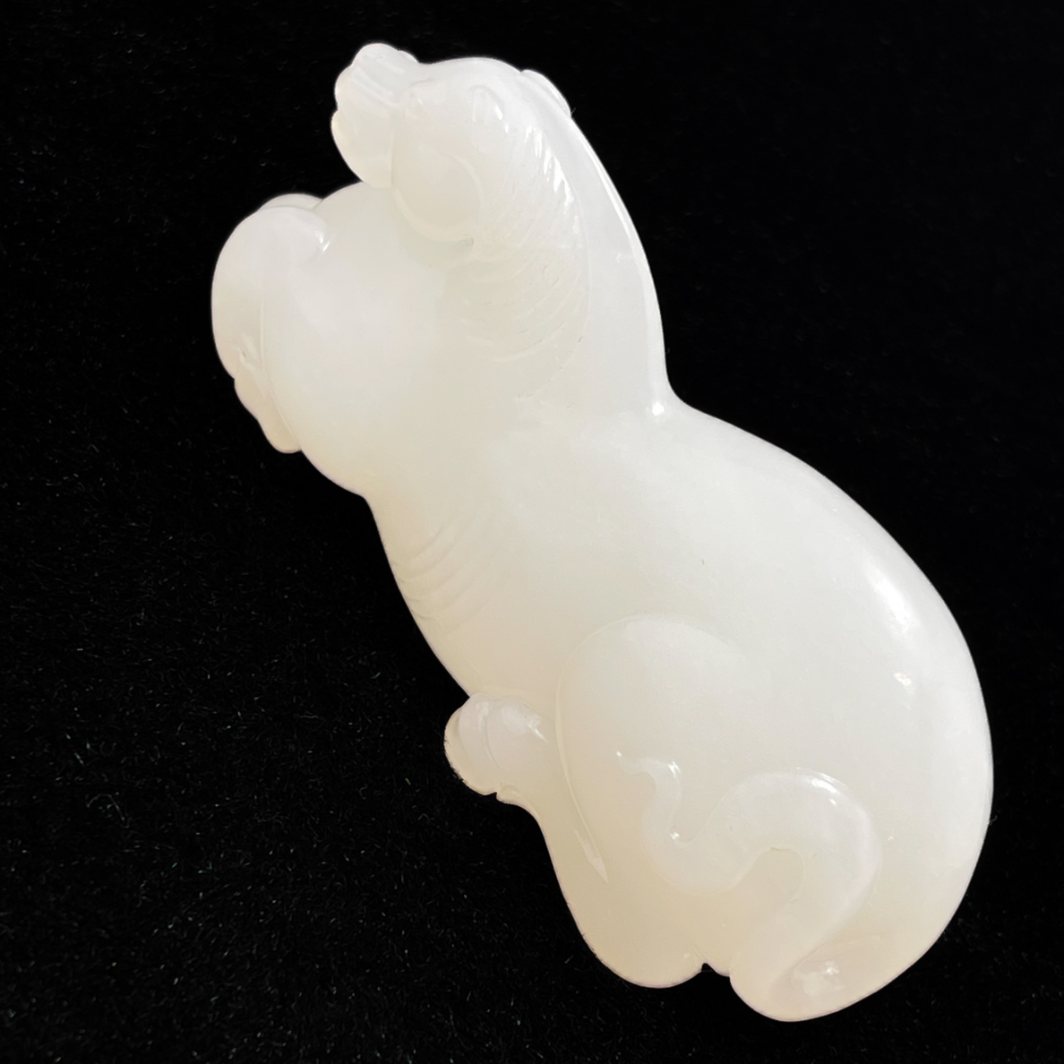 旧藏和田玉白玉马手把吊坠挂件