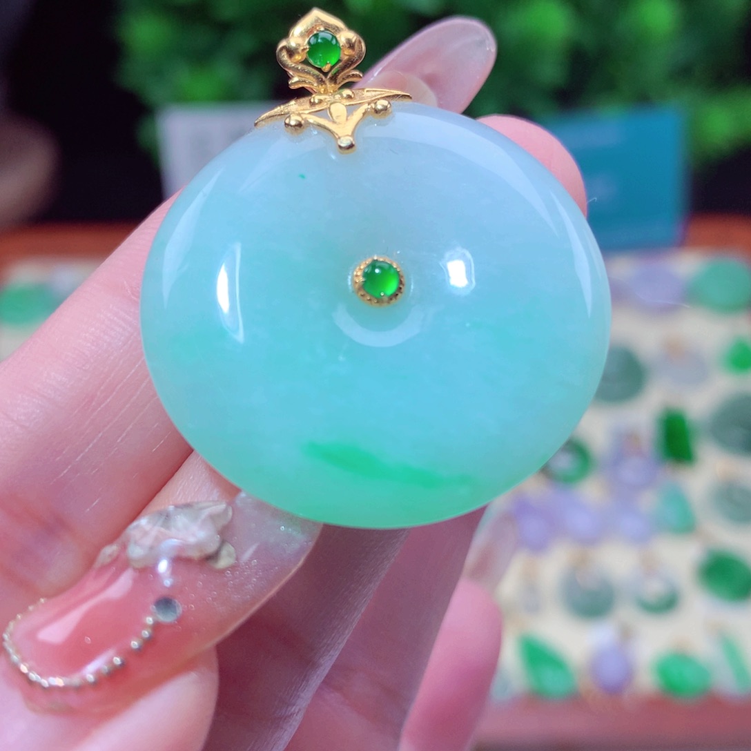 翡翠吊坠(不含链)18K金镶嵌