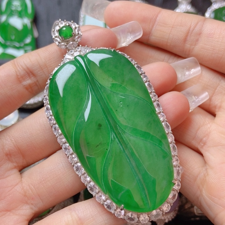 翡翠颈饰银S925镶嵌        