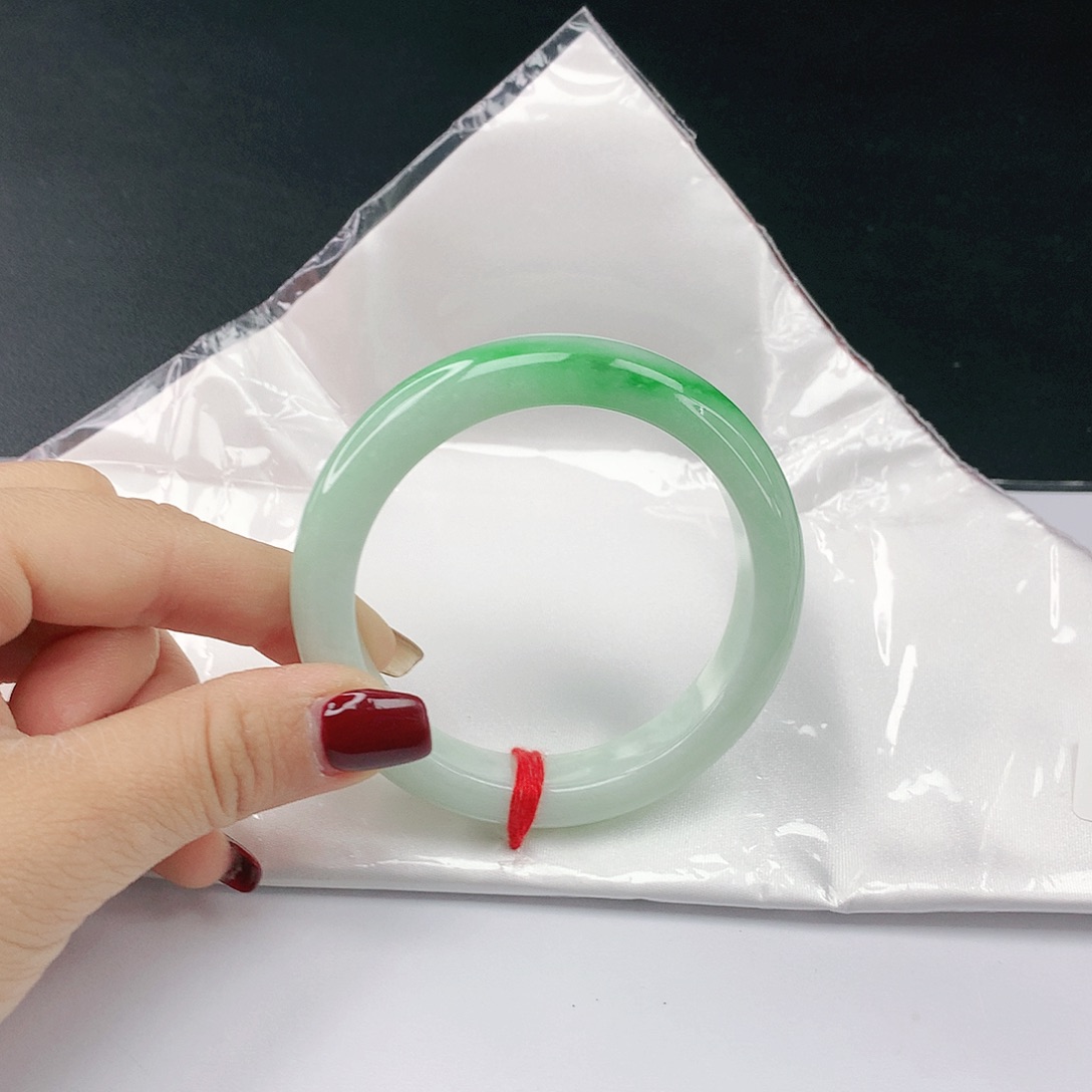 翡翠手镯未镶嵌翡翠531