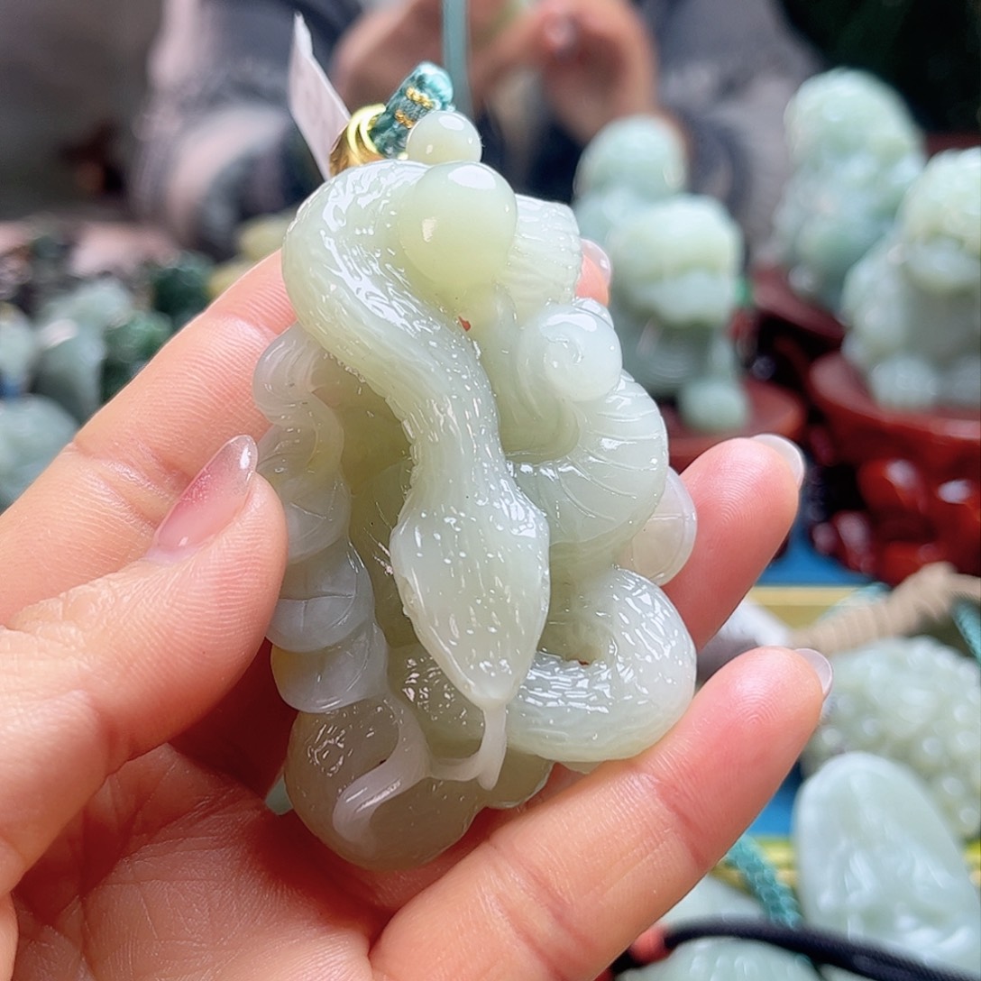 和田玉颈饰未镶嵌