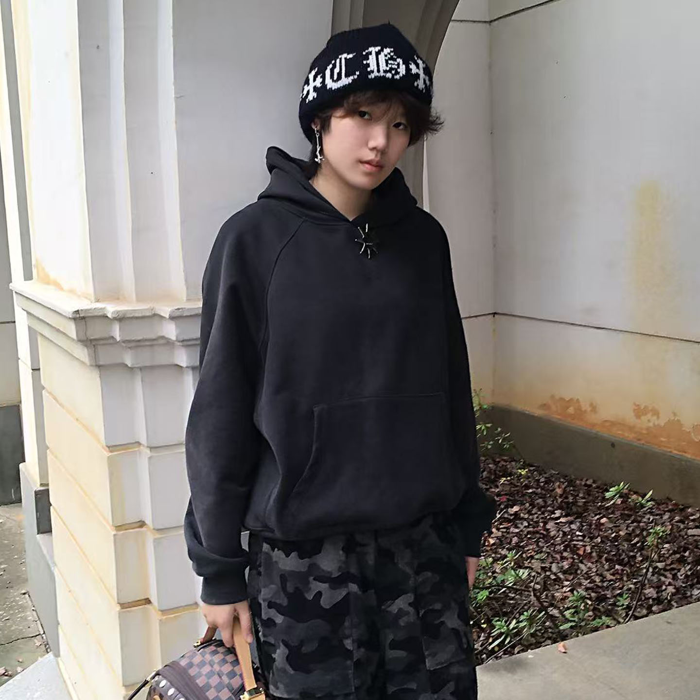 SENS UNIQUE黑纱色螺纹拼接连帽卫衣