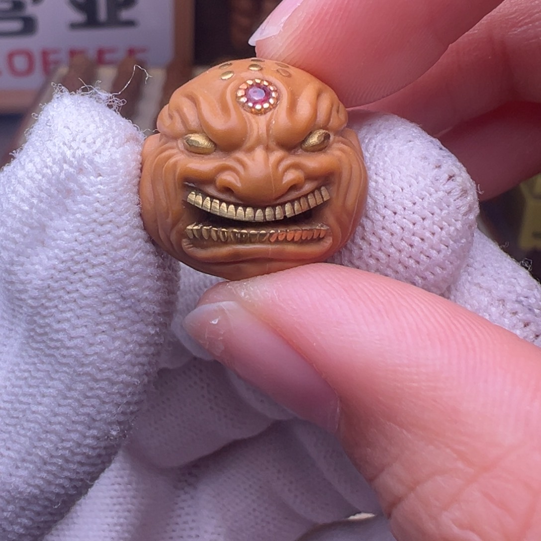 把件猴头核桃镶嵌款大牙恶僧全品有正常封口线