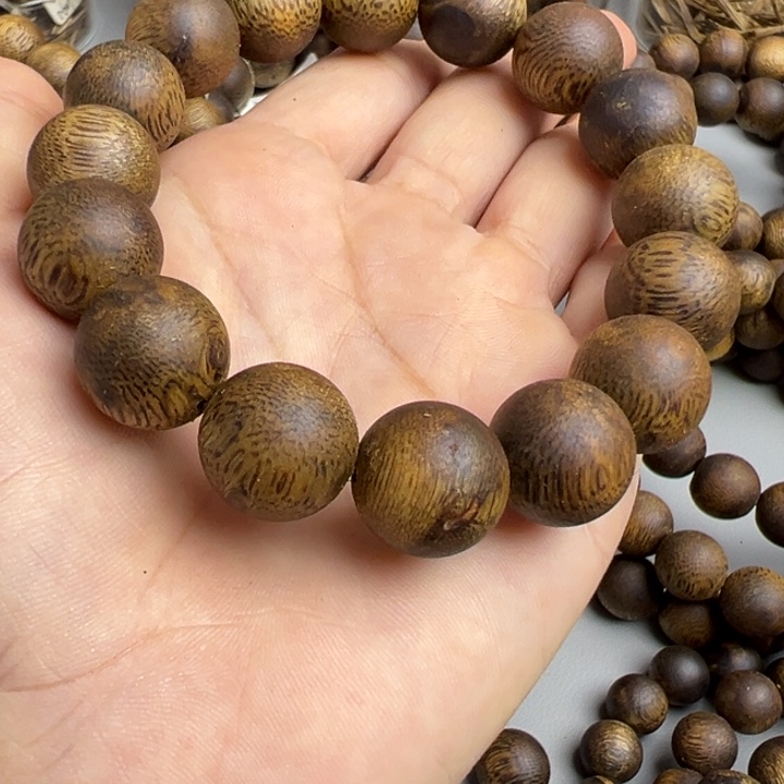 c***e沉香碎屑沉香奇楠老料留疤圆珠14.4克