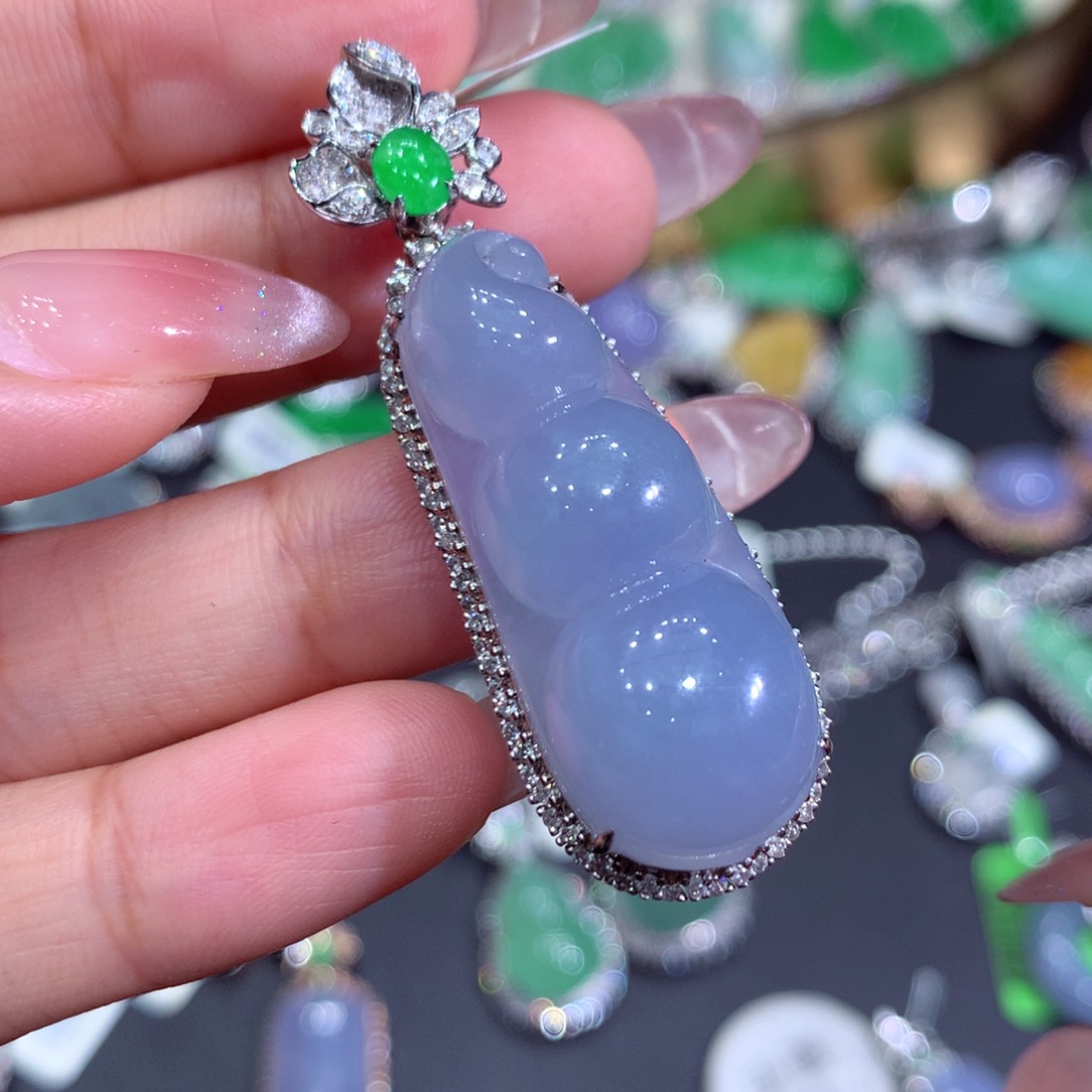 翡翠吊坠(赠链)18K金镶嵌