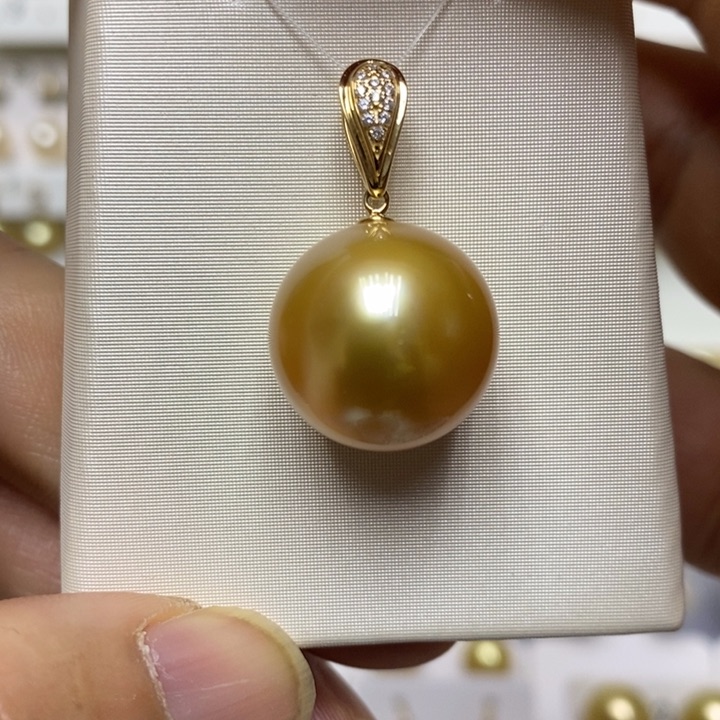 海水珍珠金珠吊坠18K金镶嵌