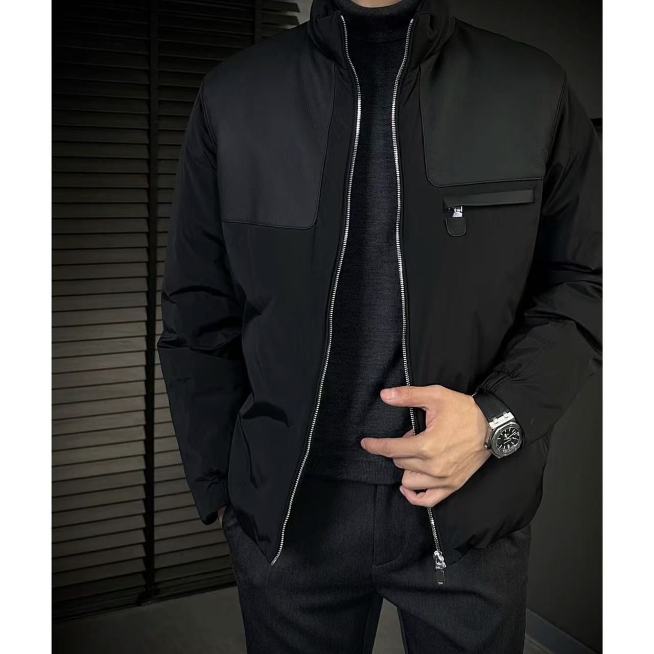 867695   新款男士高奢时尚休闲立领鹅绒配皮羽绒服