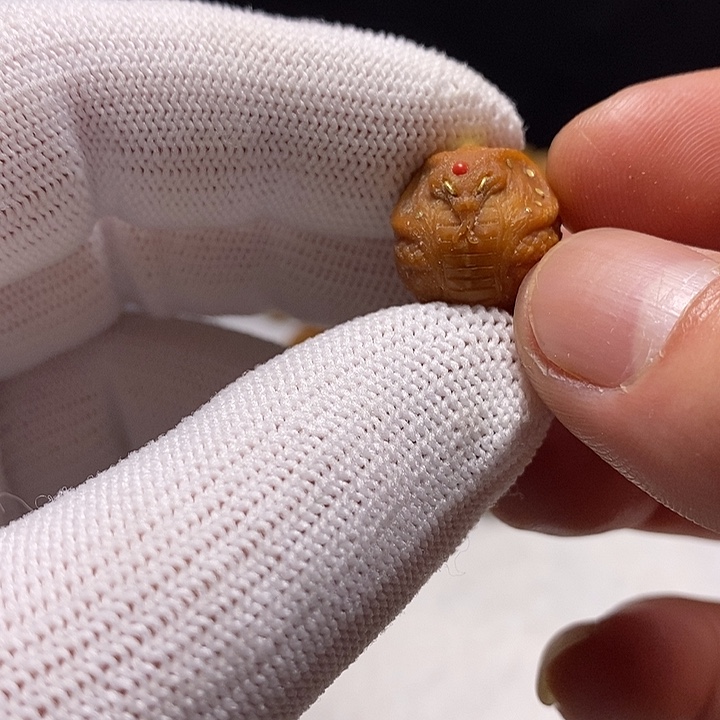 猴头核桃吊坠蛇王