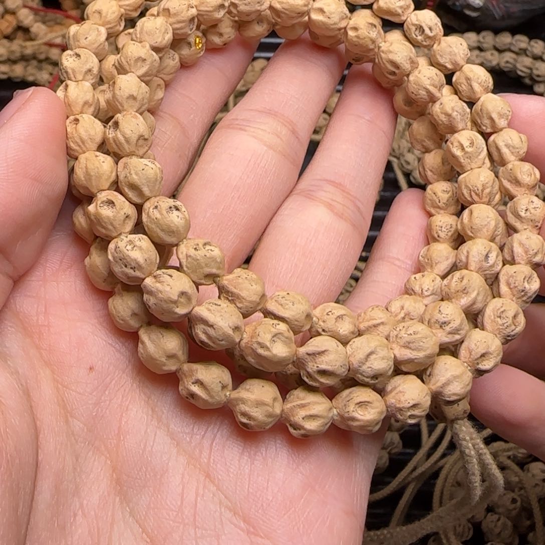 柏香籽/百香籽吊坠招****队