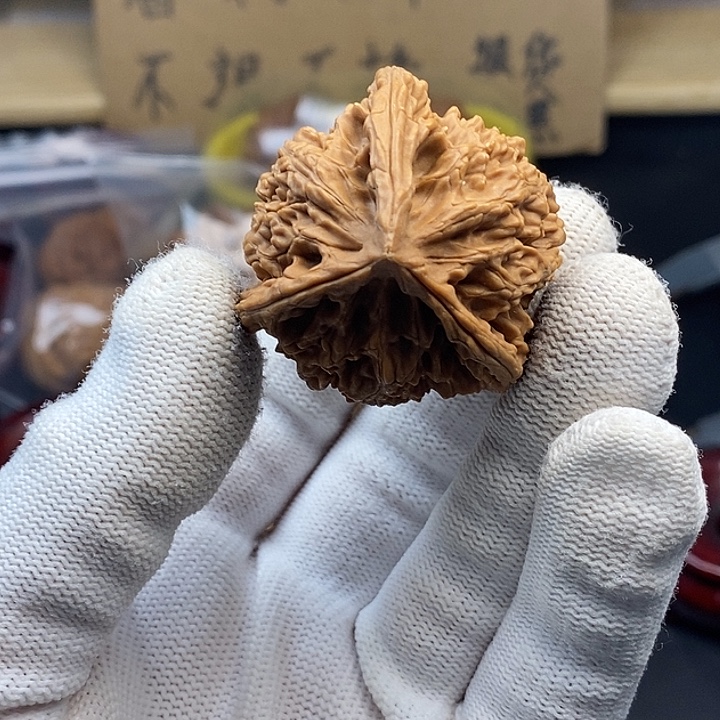 @***楼文玩核桃吊坠瑕疵不退不换