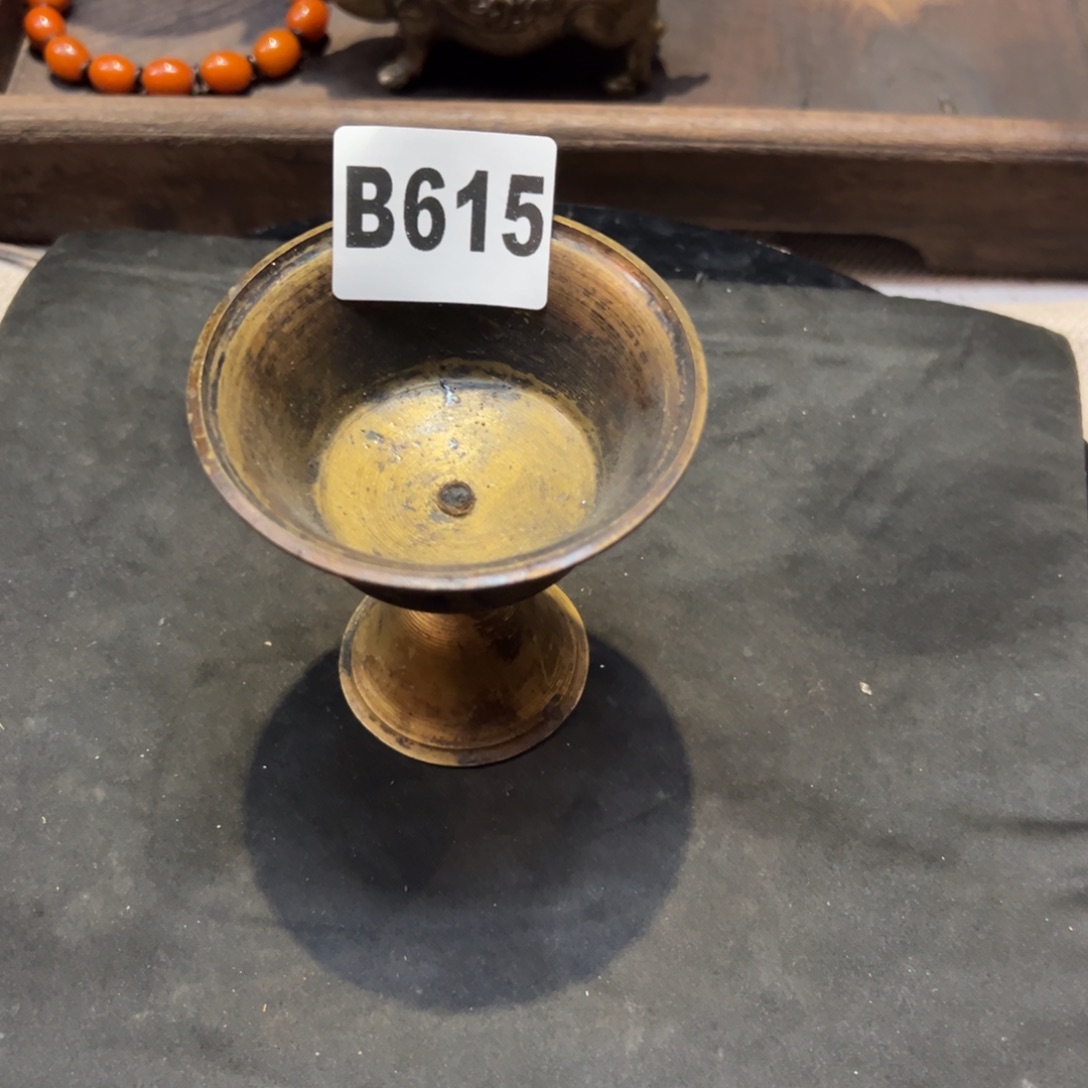 罐皓*铜油灯一个编号615