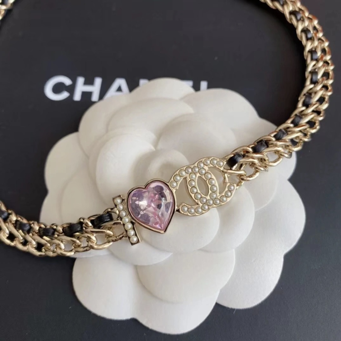 95新 Chanel/香奈儿 22B皮穿链粉色莱茵石爱心choker 2507209 
