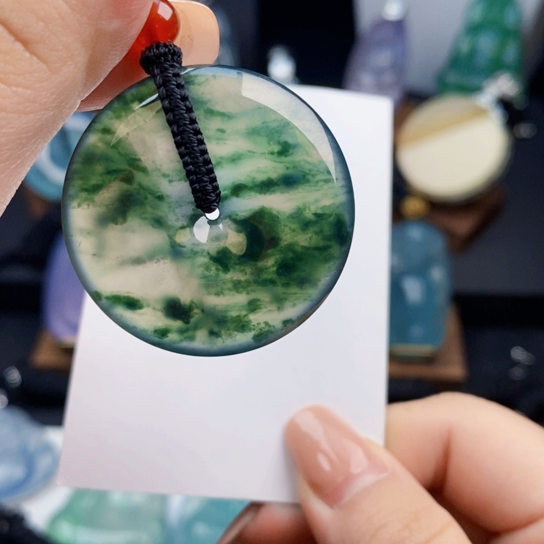 翡翠未镶嵌颈饰扣子