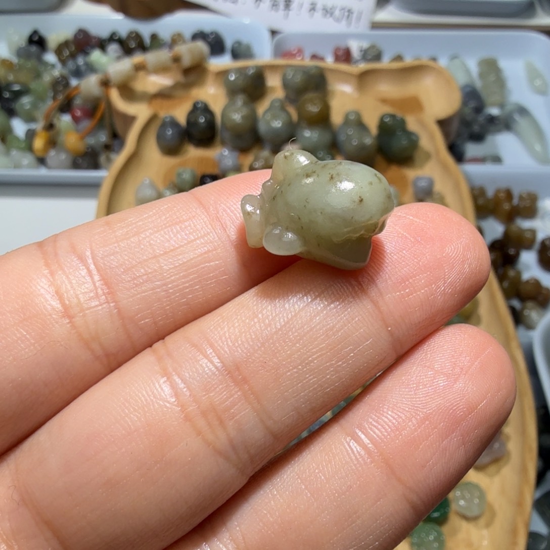 和田玉未镶嵌珠宝奇石