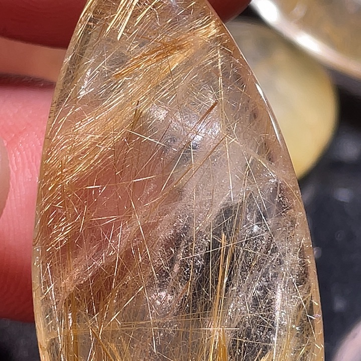 深***。未镶嵌发晶颈饰钛