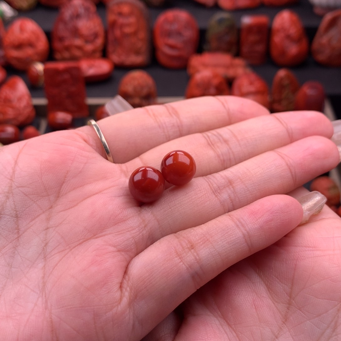 南红玛瑙南红川料原矿圆珠对珠10mm未镶嵌奔**年