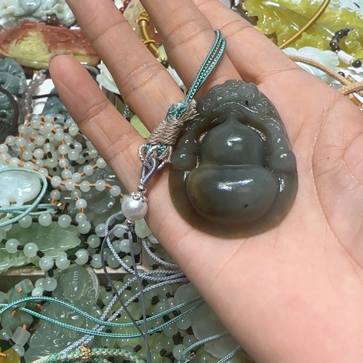 蛇纹石玉未镶嵌吊坠