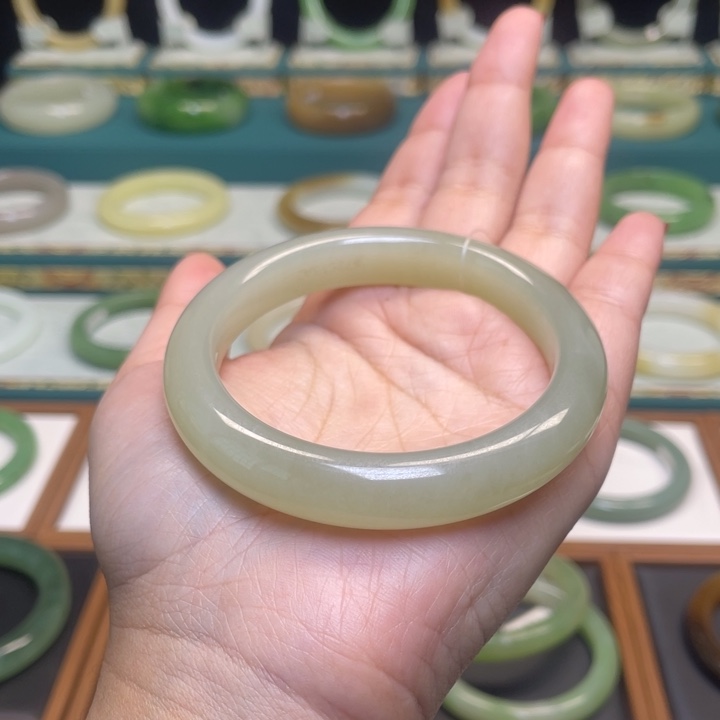 和田玉手镯未镶嵌57