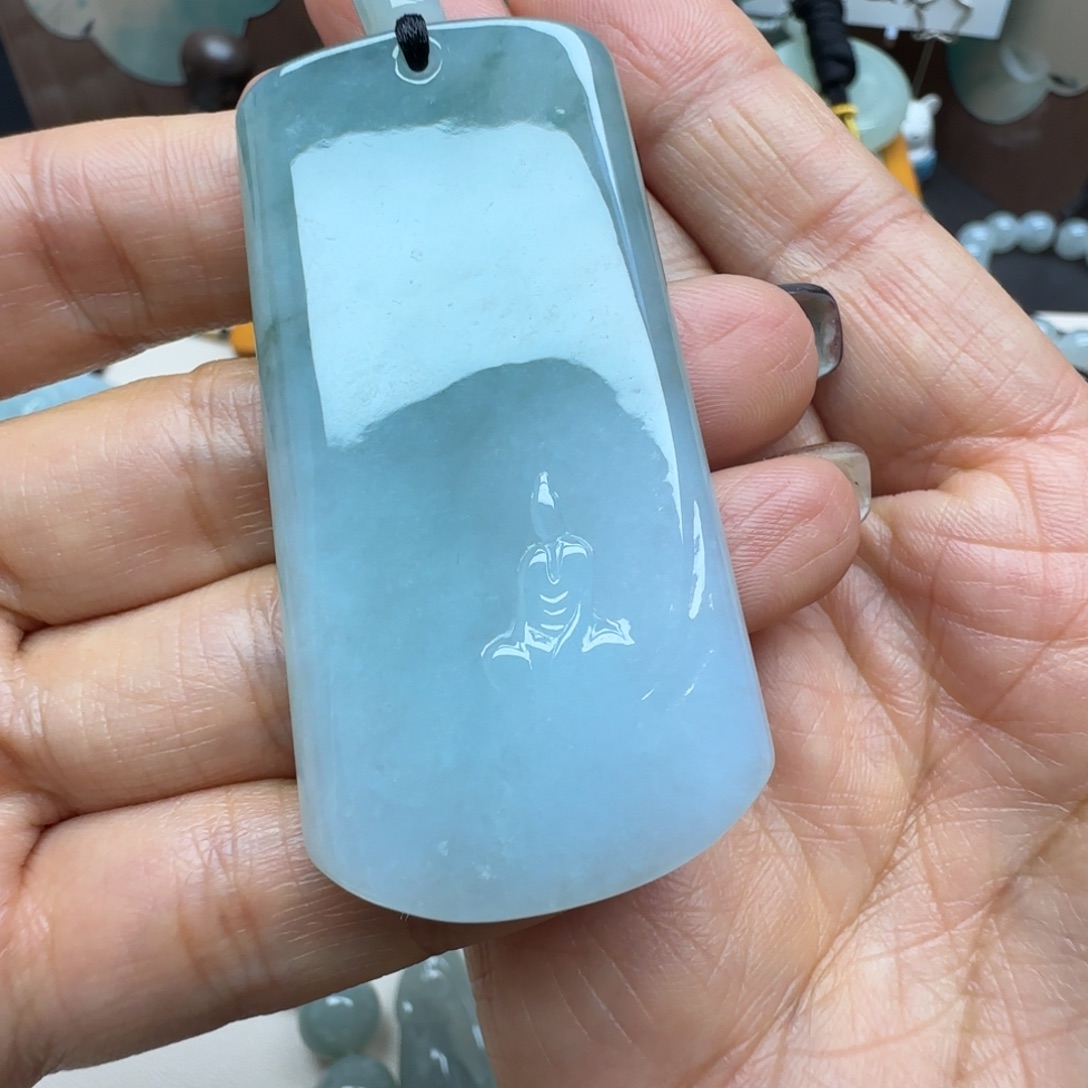 飞***鱼翡翠未镶嵌颈饰无相