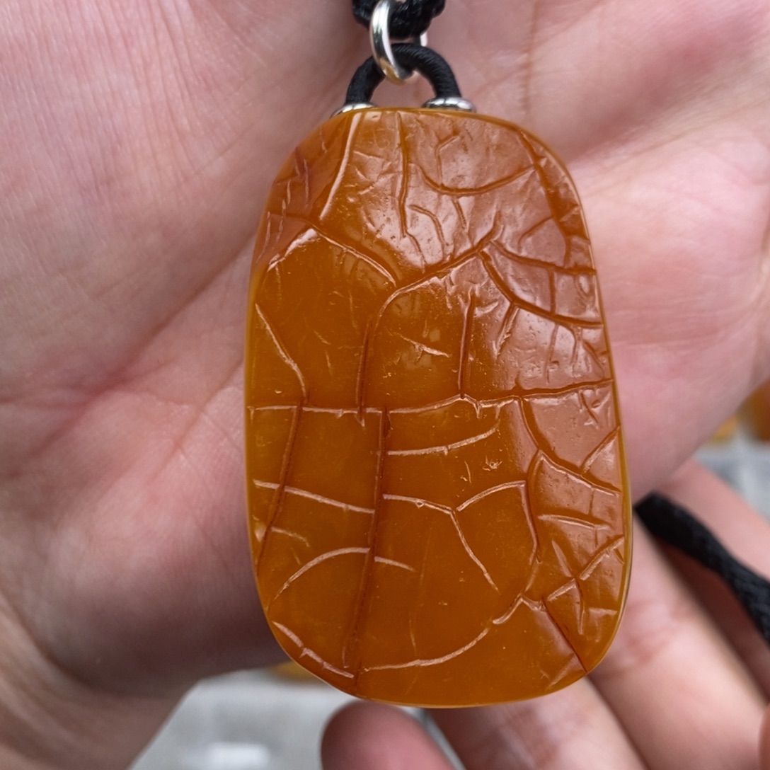 琥珀吊坠(赠链)未镶嵌