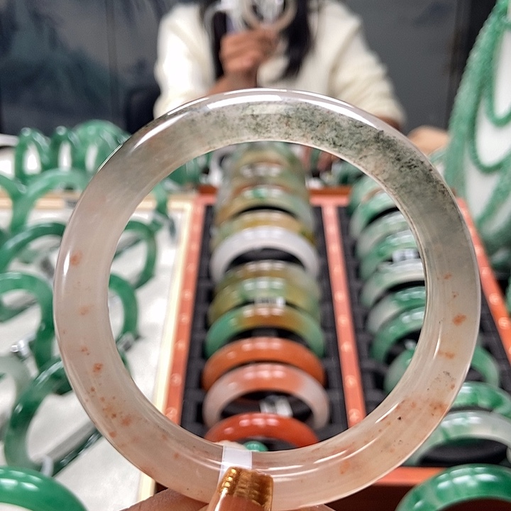 石英质玉手镯未镶嵌