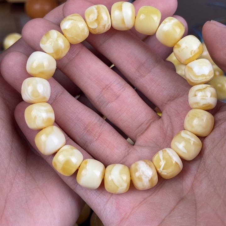 琥珀裸石未镶嵌铁***串蜜蜡