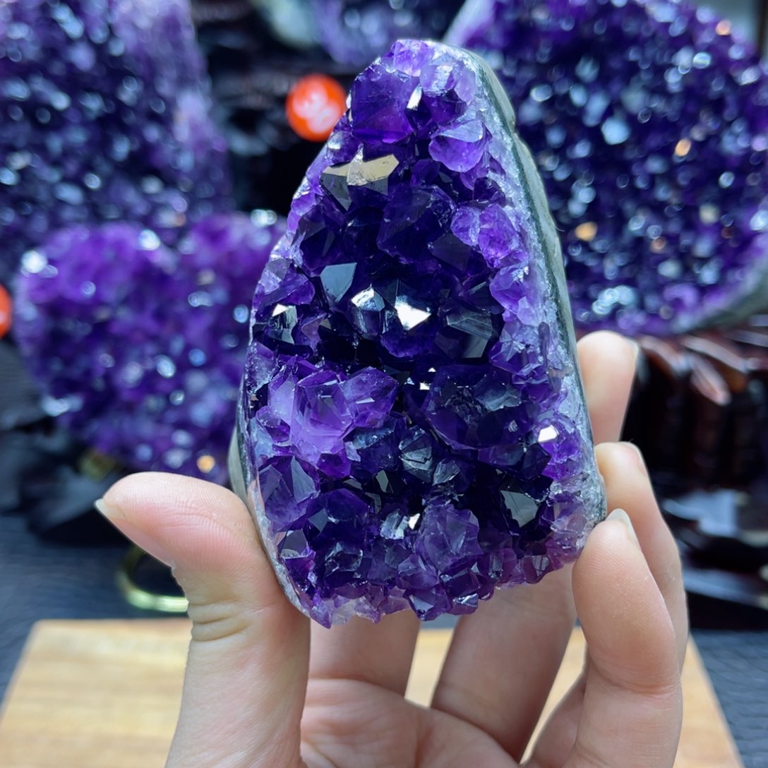 紫晶大型摆件（非配饰）未镶嵌