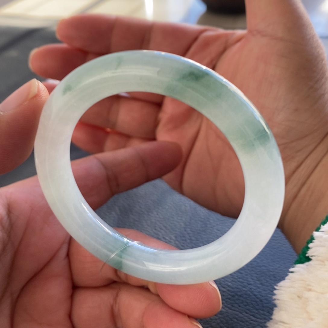 翡翠未镶嵌手镯（圆镯）天然翡翠手镯