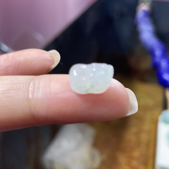 芳***定制翡翠未镶嵌边角料