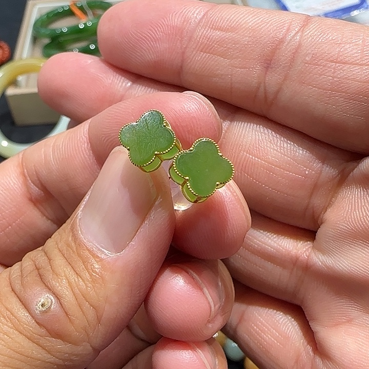 和田玉（碧玉）18K金镶嵌颈饰