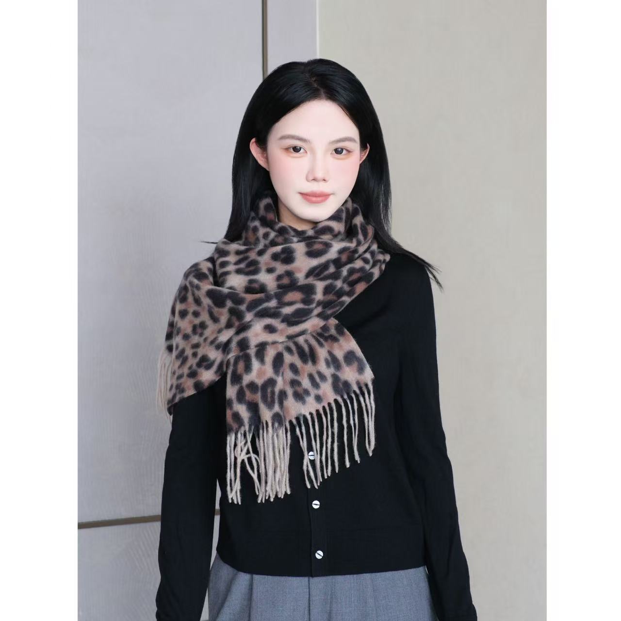 GIRDEAR/哥弟秋冬新款时尚百搭豹纹欧美风女围巾180007