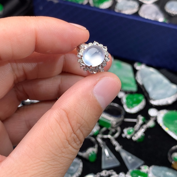 翡翠18K金镶嵌戒指48小时鉴赏期