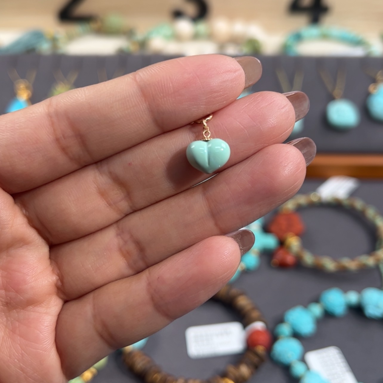 【闪购商品】18K金镶嵌绿松石屁桃滴流