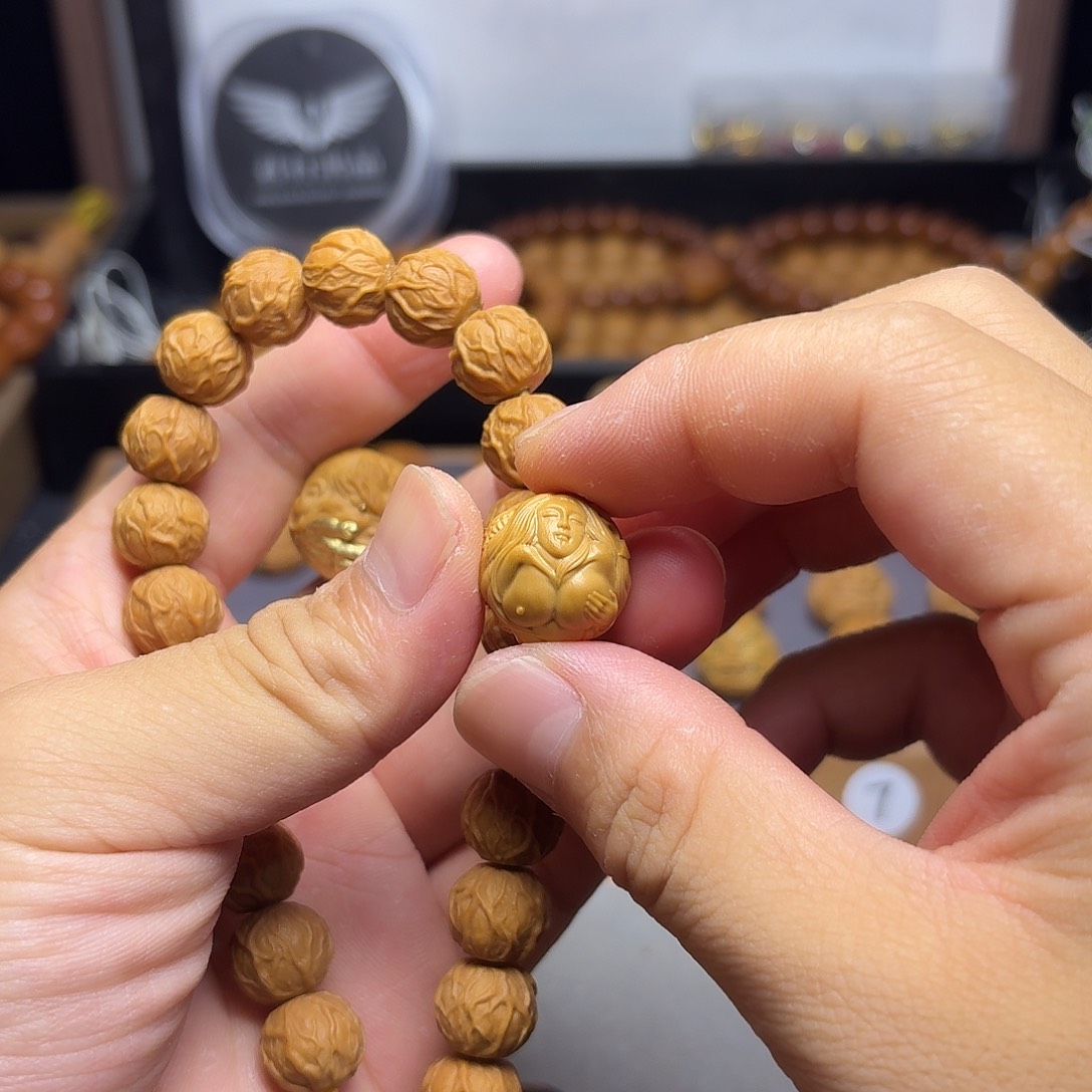 u***u核桃手串/手链蛇女