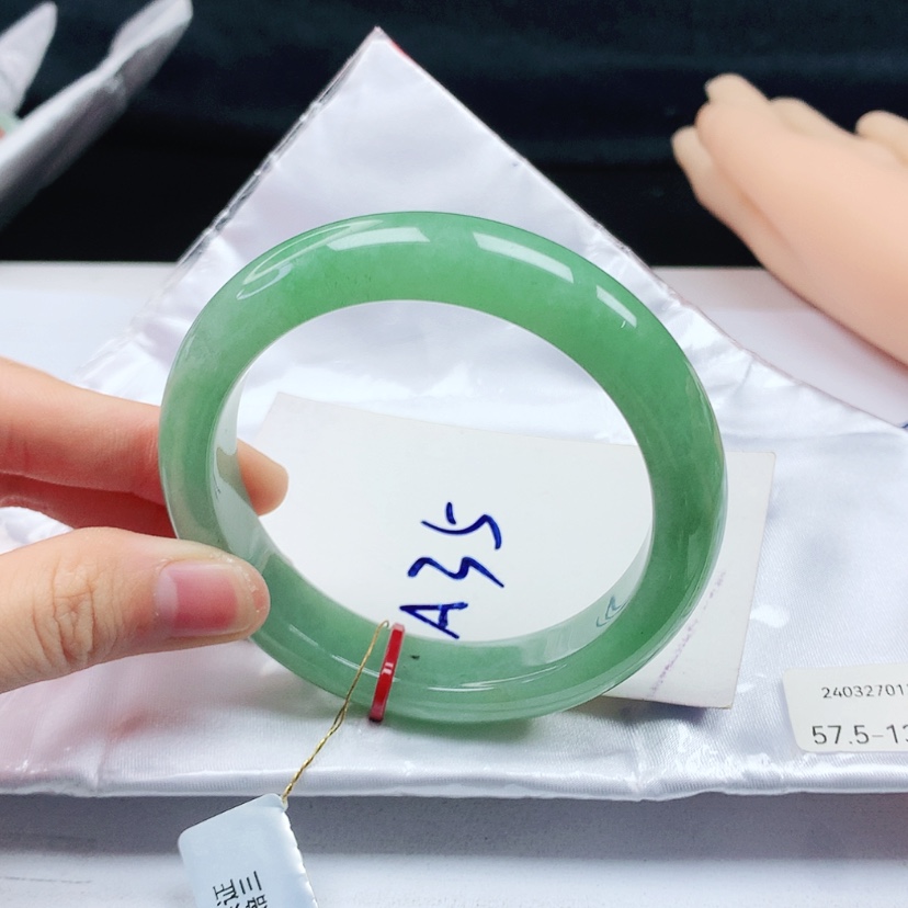 【闪购商品】翡翠手镯未镶嵌天然缅甸a货手镯57+