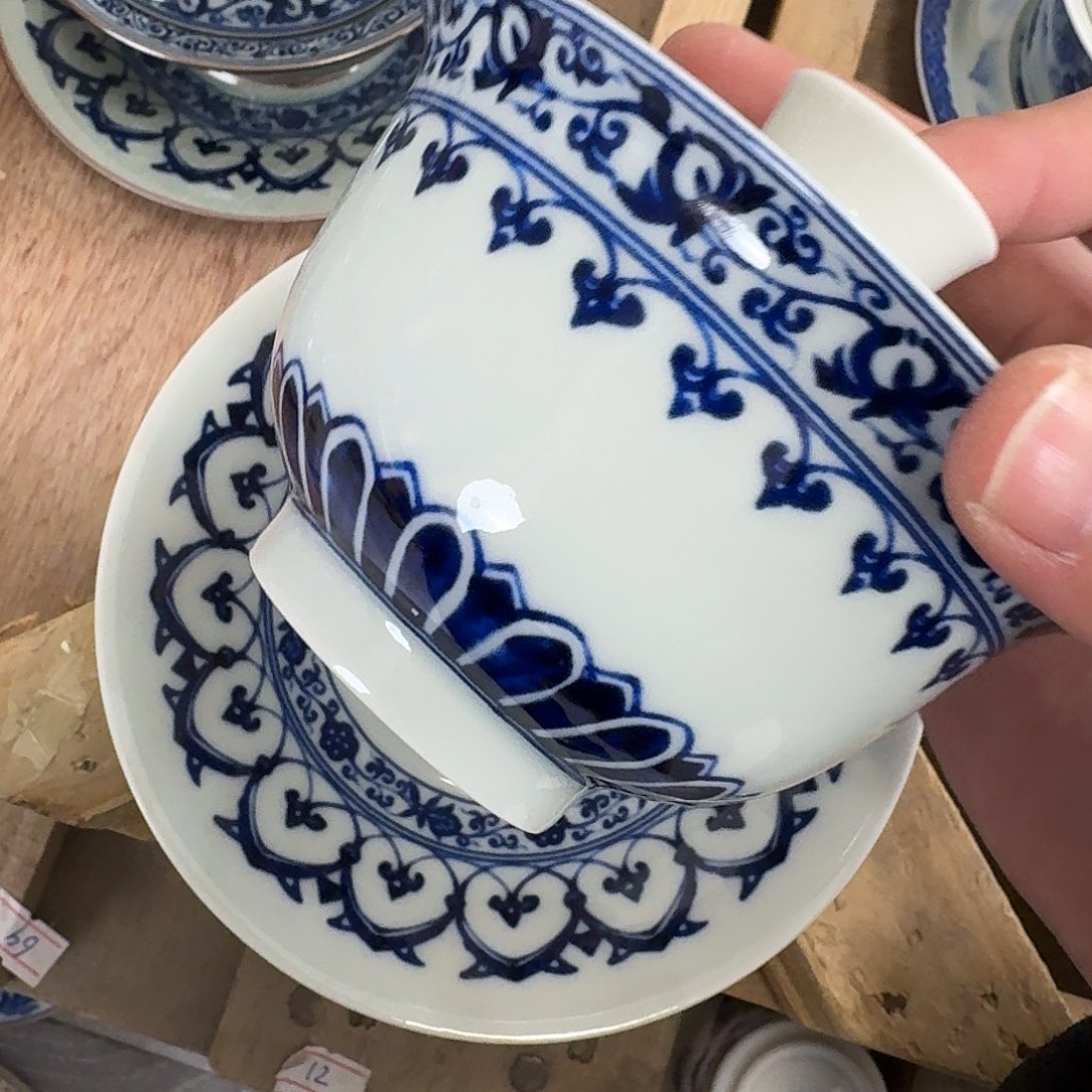 包厢元宝盖碗的微瑕