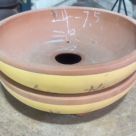 紫砂中国宜兴紫砂花，