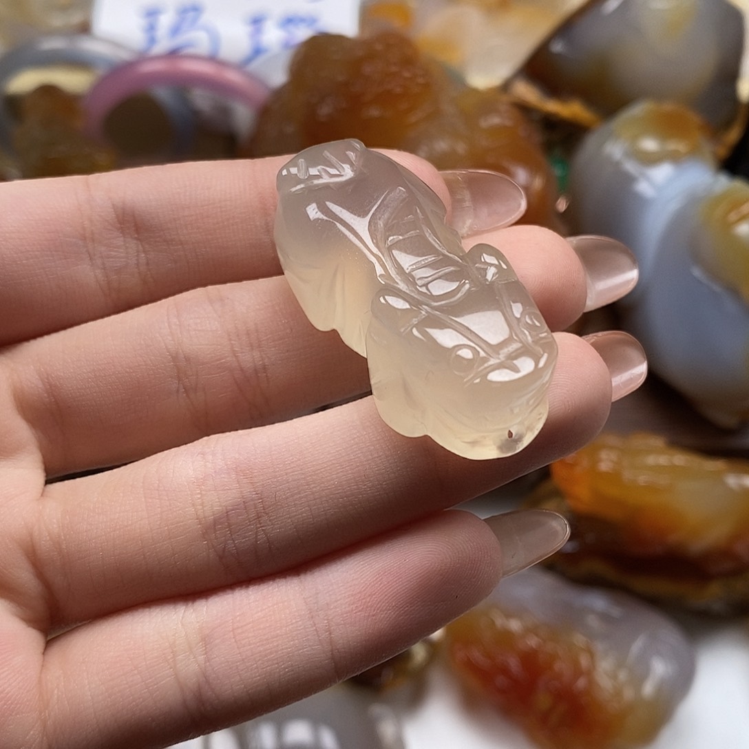 玛瑙/玉髓未镶嵌颈饰