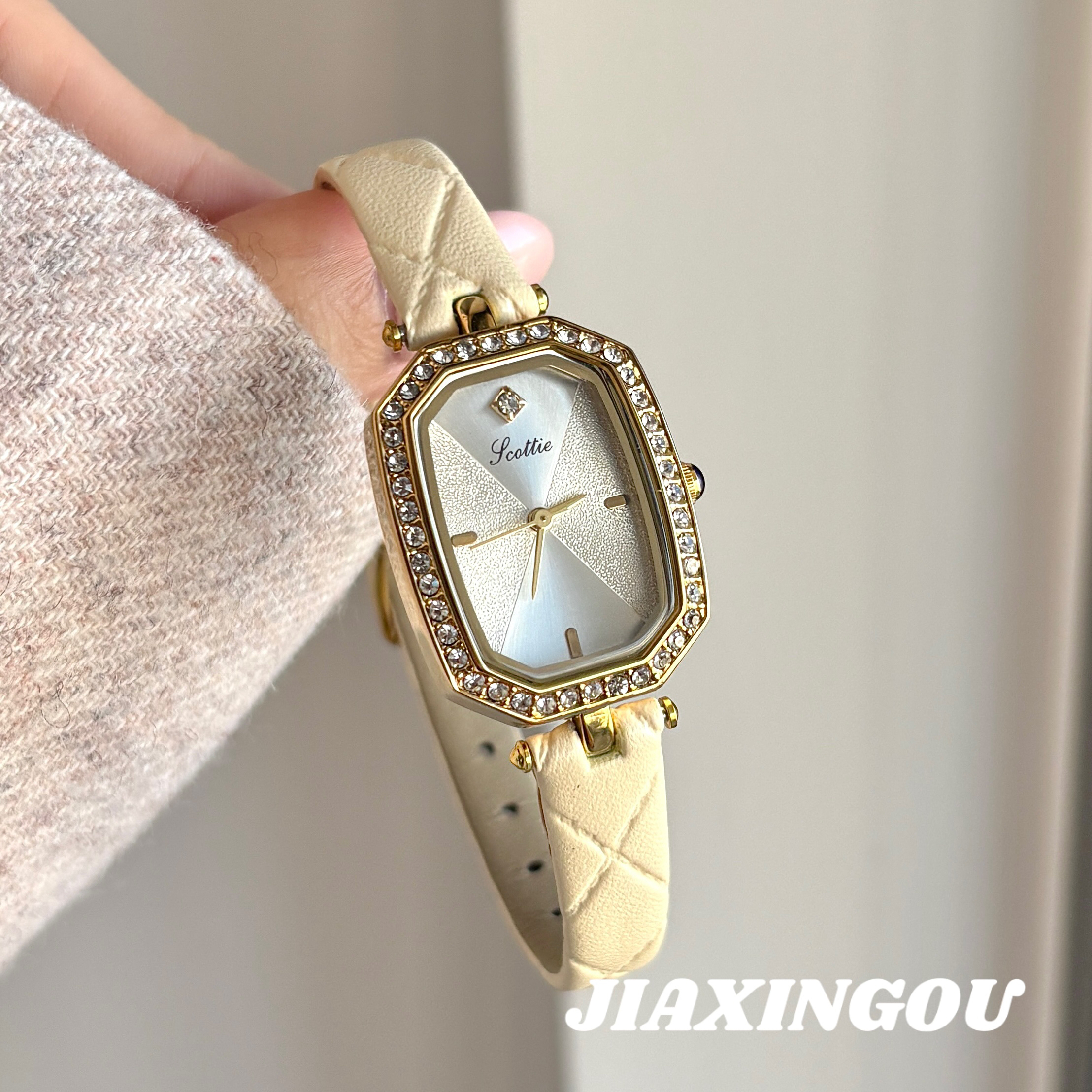 夹心狗 《千金小姐白》高级学院百搭精致气质小众皮带女士石英手表9