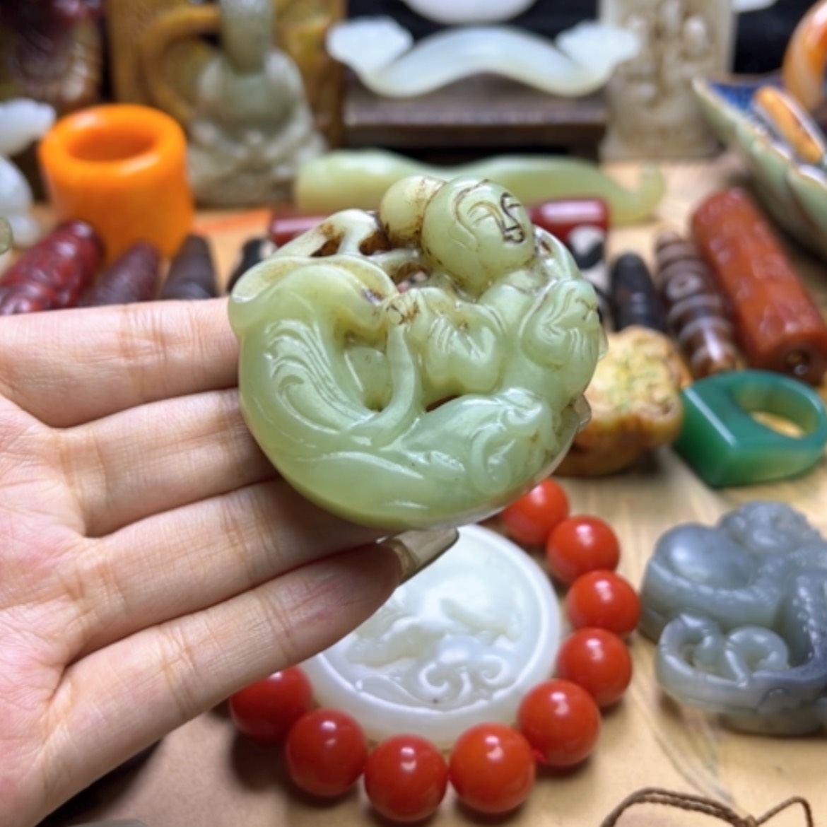 【闪购商品】蛇纹石玉未镶嵌颈饰