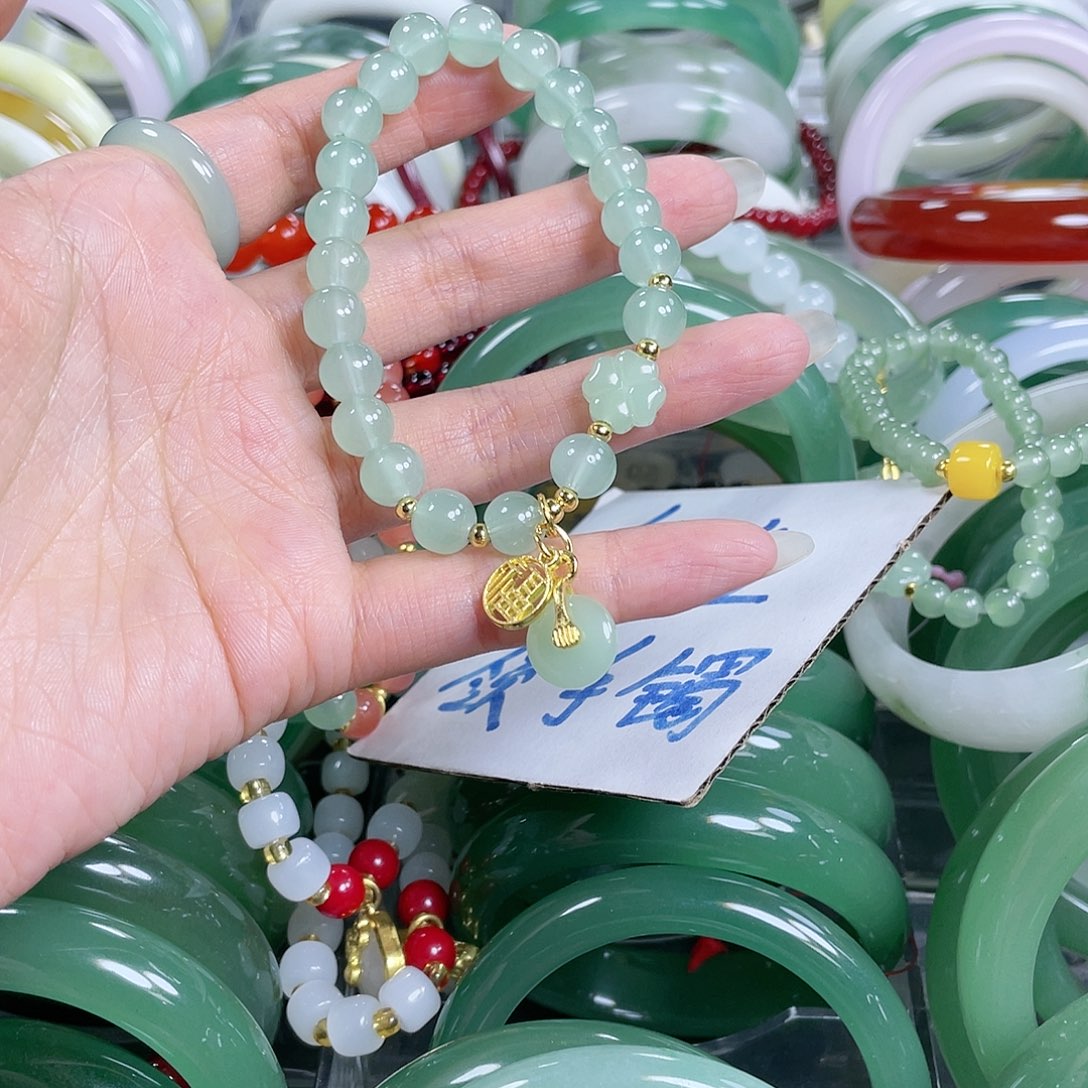 石英质玉手镯未镶嵌