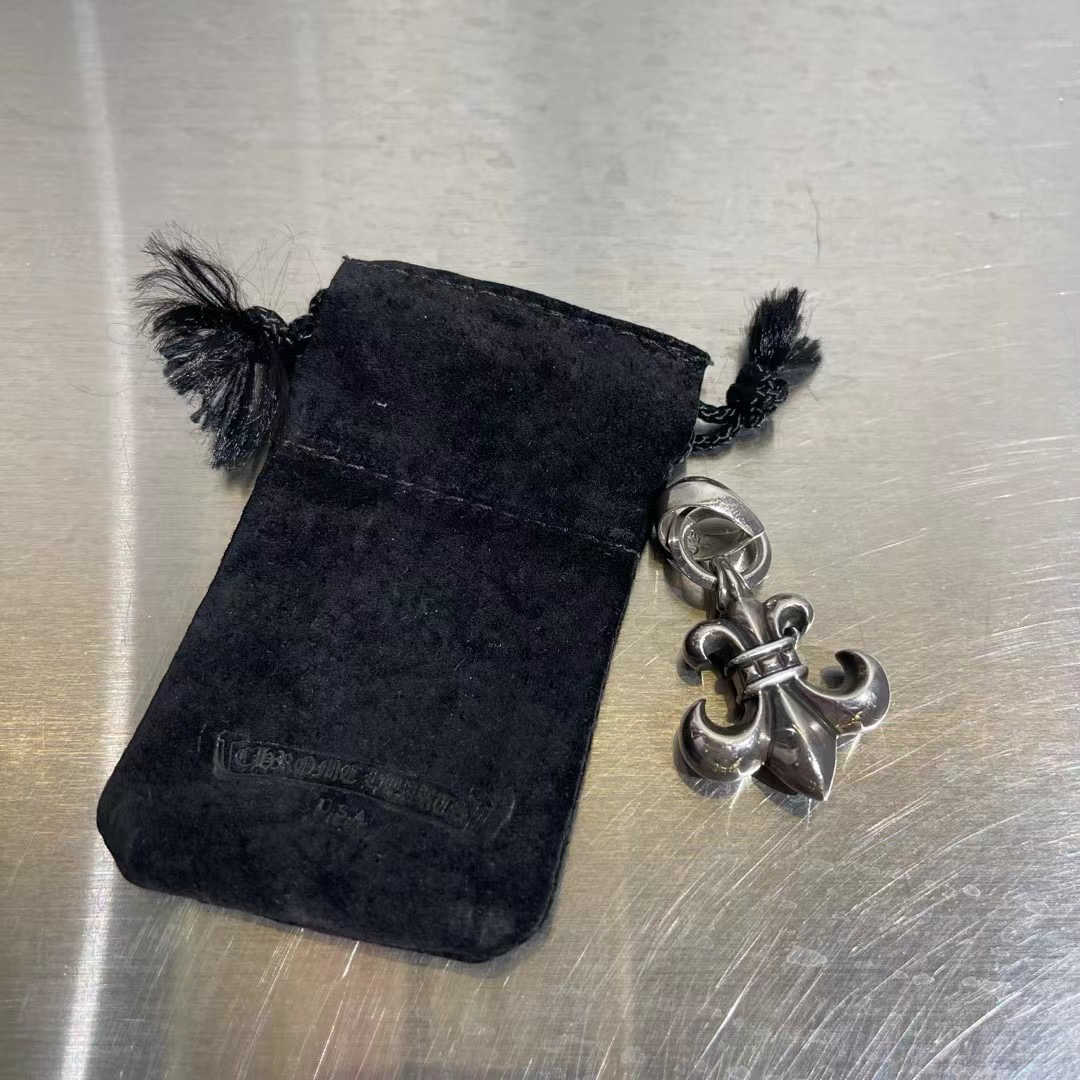 未使用 Chrome Hearts/克罗心 克罗心十字军花吊坠/全新/带麂皮袋