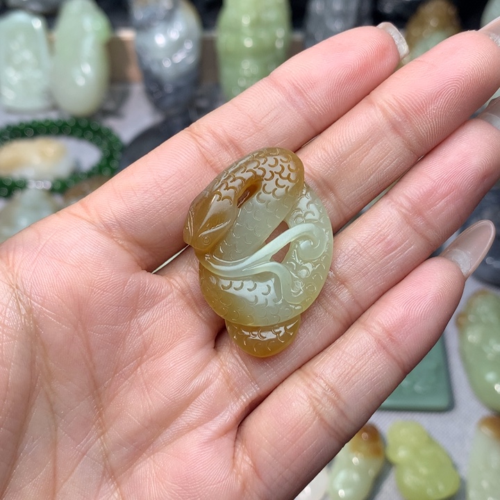 和田玉挂件未镶嵌果**.