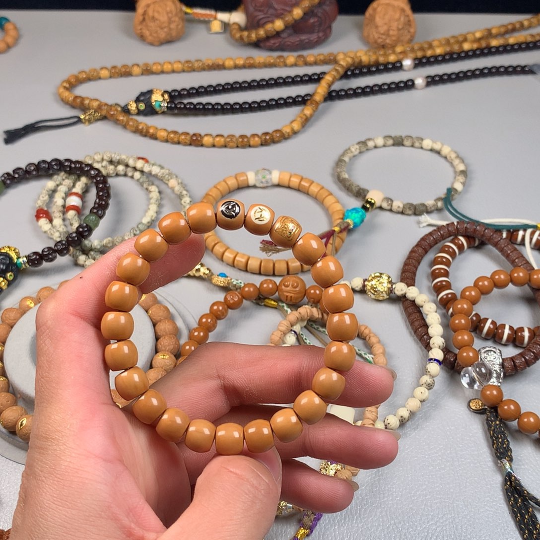 吊坠猴头核桃。。。。。。。。。。。